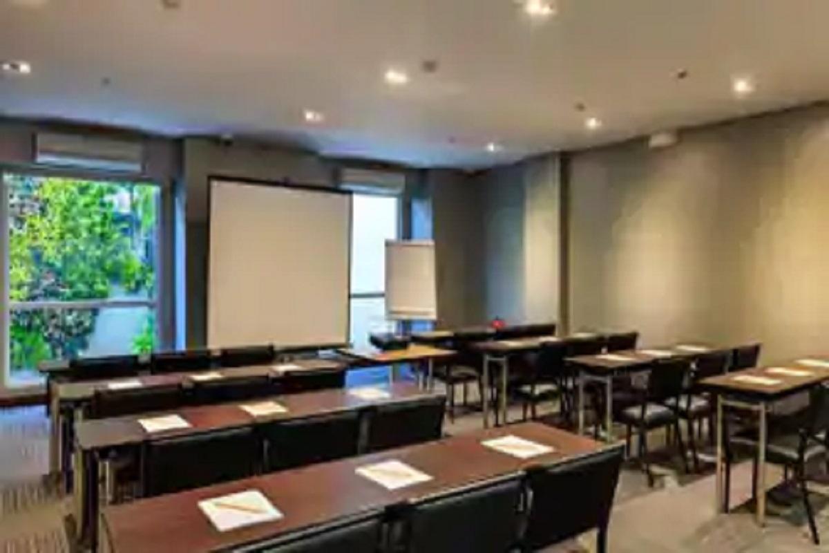 Microtel By Wyndham Acropolis Pasig City Exterior photo