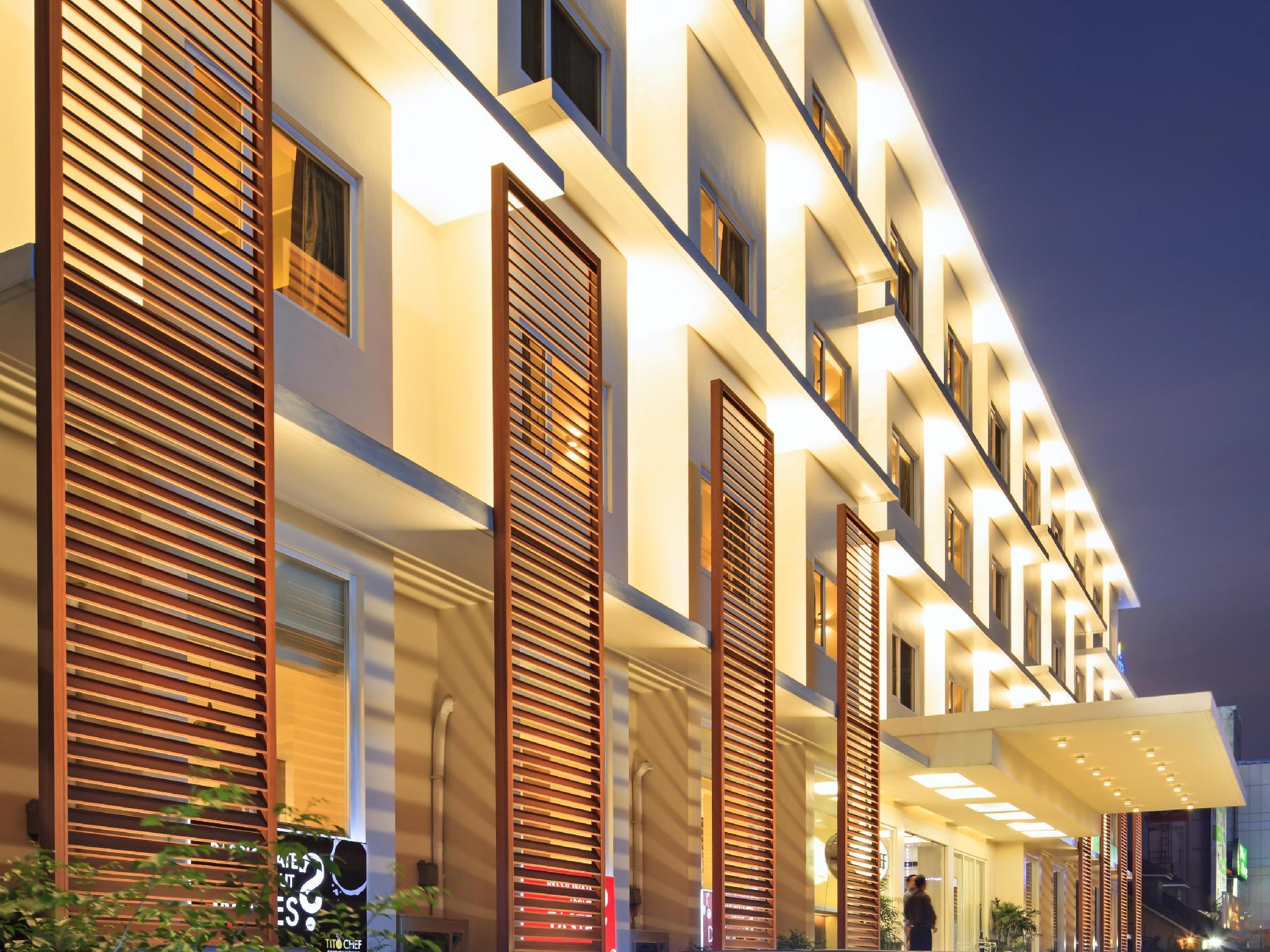 Microtel By Wyndham Acropolis Pasig City Exterior photo