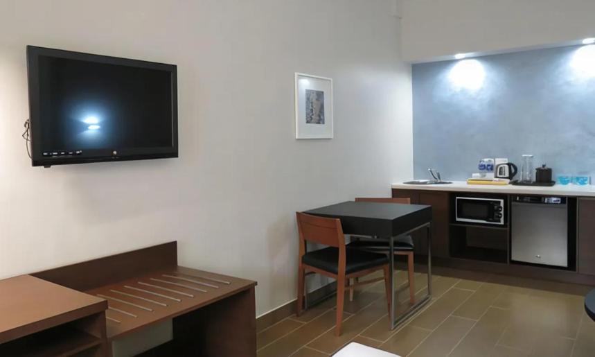Microtel By Wyndham Acropolis Pasig City Exterior photo