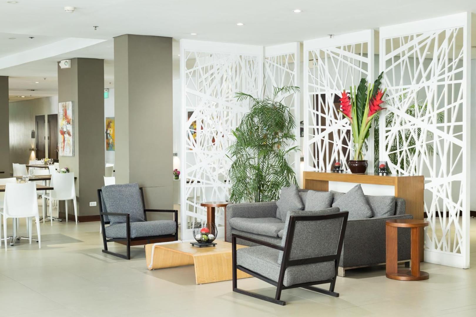 Microtel By Wyndham Acropolis Pasig City Exterior photo